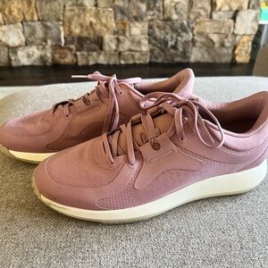 lululemon strength training shoes size 9.5